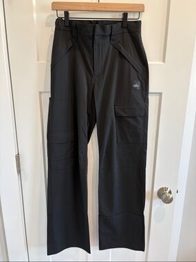ALO Yoga Black Cargo Pants with Utility Pockets